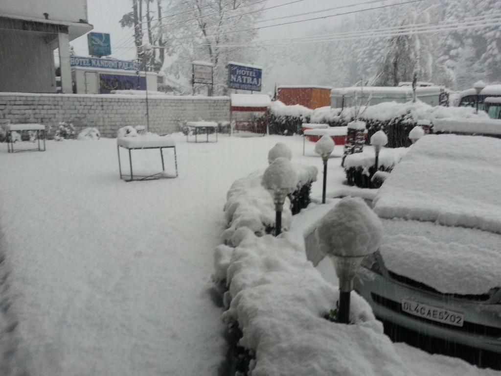 Hotel Natraj Manali Дармсала Экстерьер фото