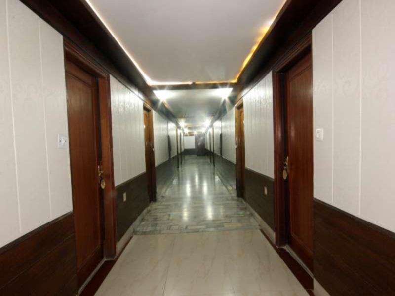Hotel Natraj Manali Дармсала Экстерьер фото
